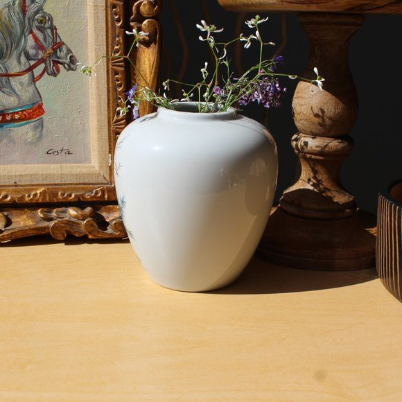 Vintage 1983 Enesco imports Porcelain Vase with Birds & Flower Design - Picture 3 of 7